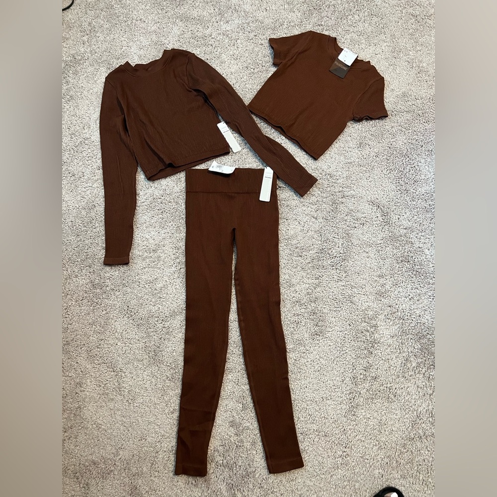Forever 21 x Pantone Collab Set